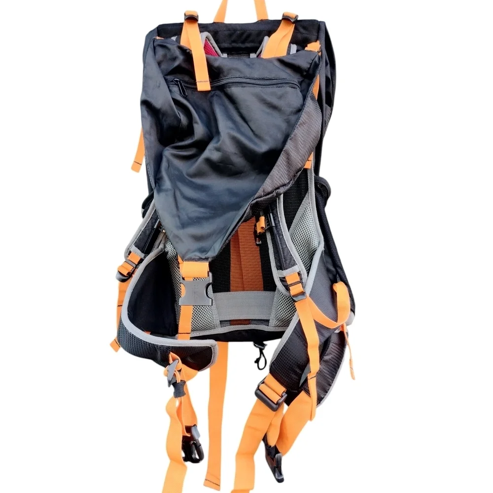 Coleman Backpack.. 🥾🥾 Grab Your Passport And Let's Goo...